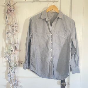 Everlane blue chambray Button Down sm
